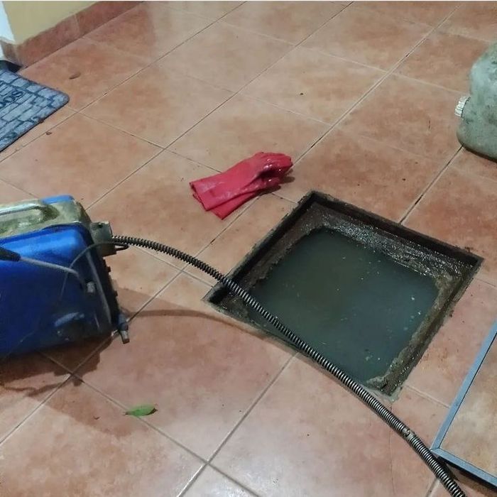 Засор канализации? Сантехник - прочистка унитаза и раковины