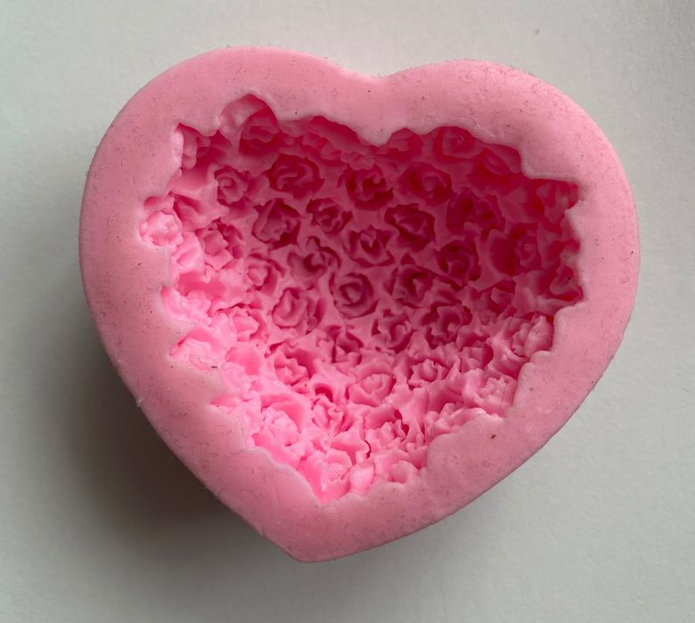 Форма силиконова за сапун роза сърце и боя оцветител