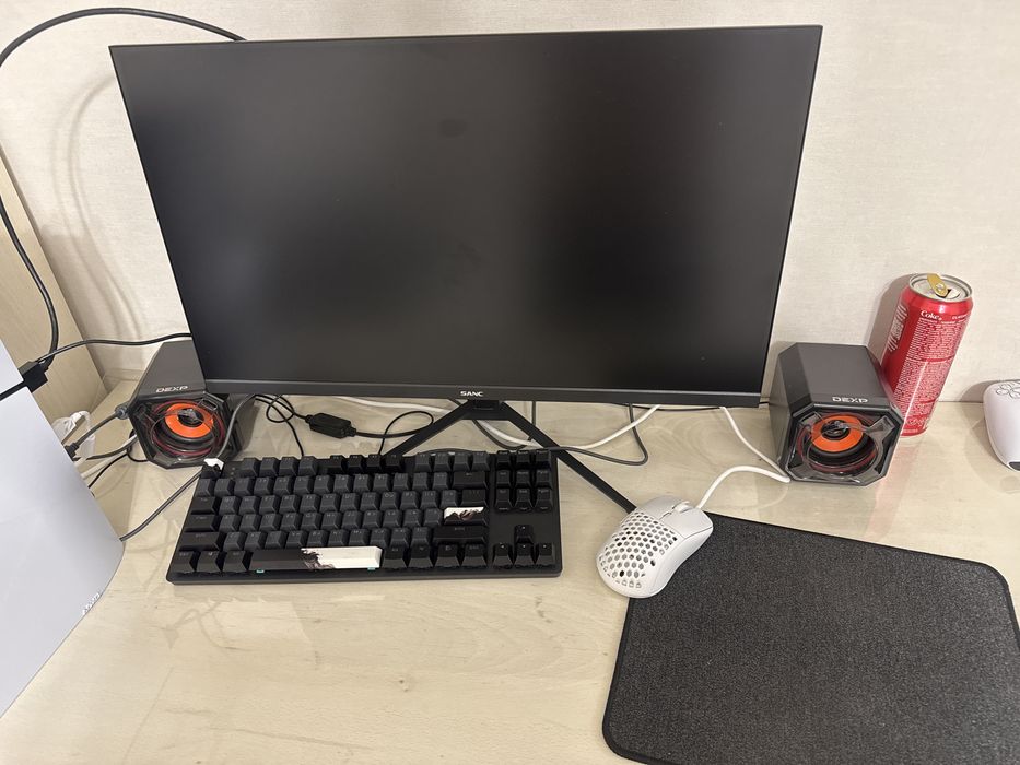 Продам PS 5 slim Б/У в хорошем состояние