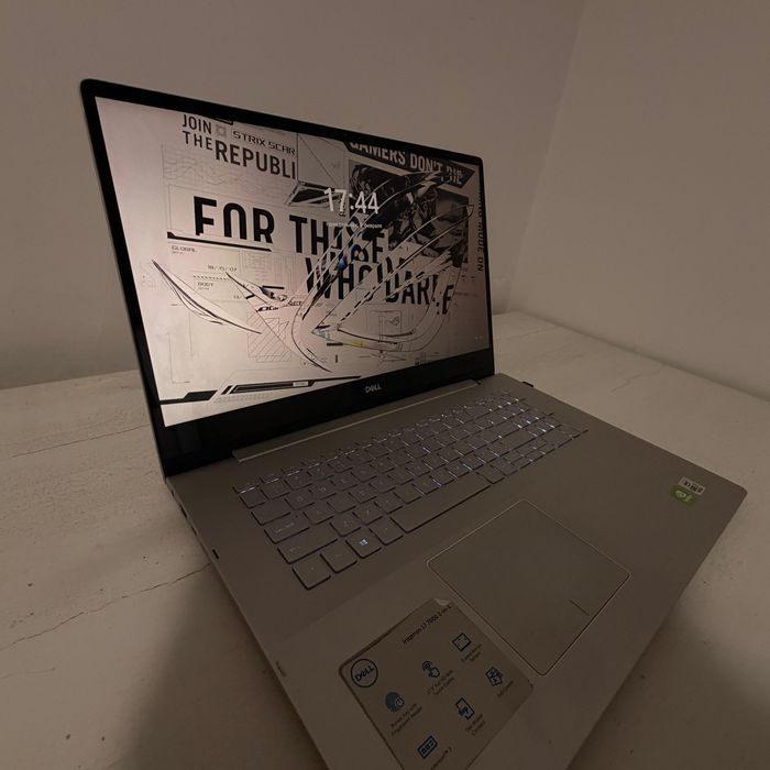 DELL inspiron 17