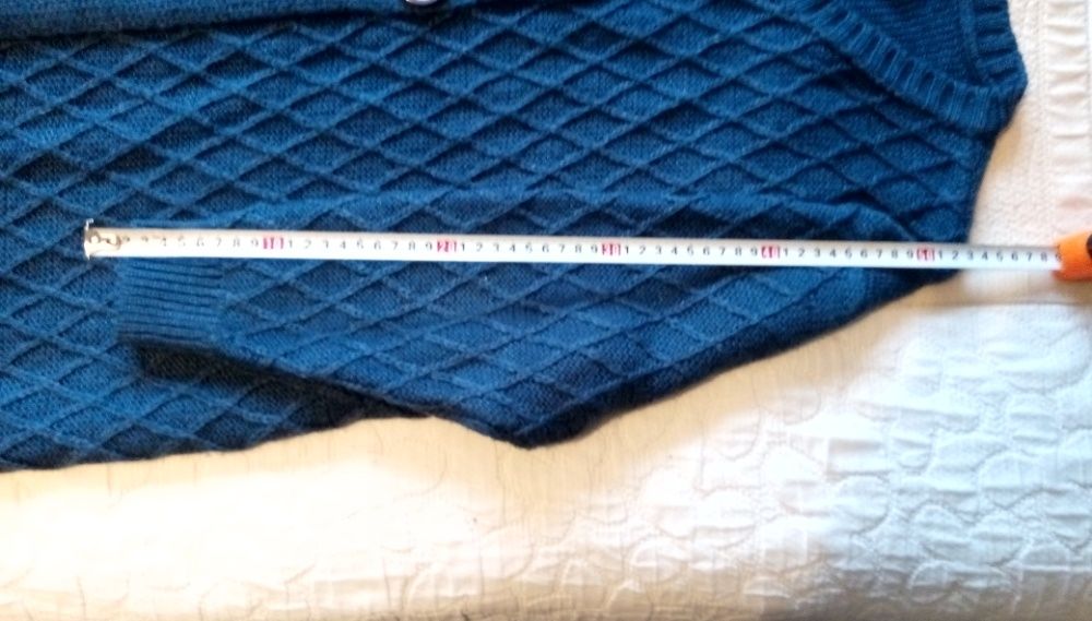 Дълга плетена дамска жилетка тъмно синя