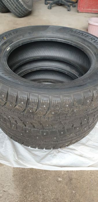 Зимние  шины с шипами Новые