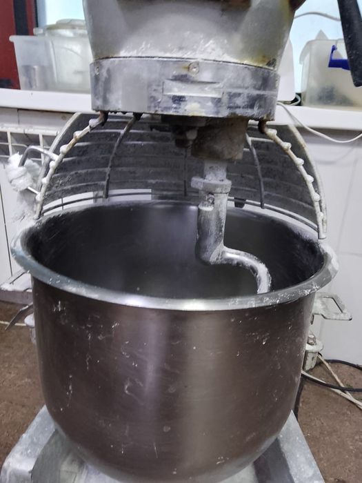 Продам тестомес производственный