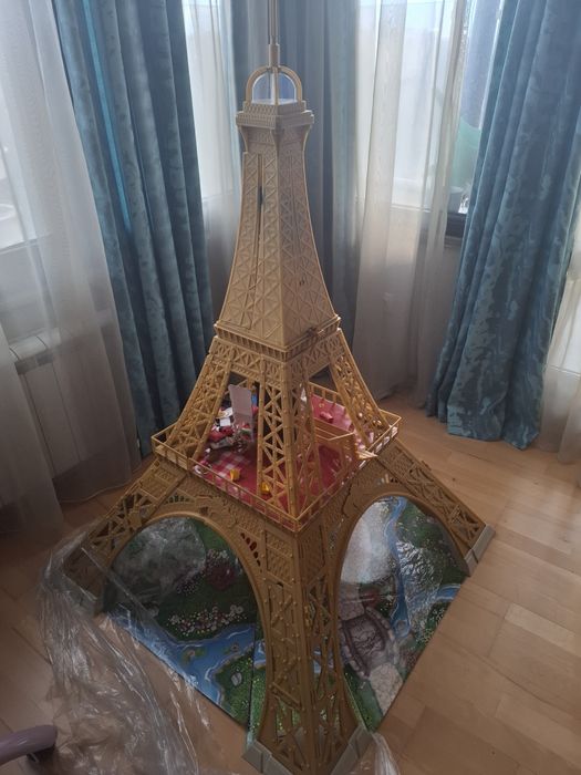 Гигантска Айфелова кула