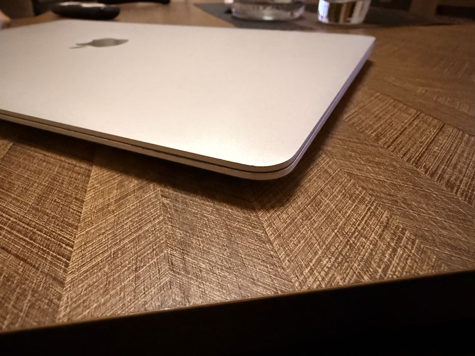 Apple Macbook M1 AIR