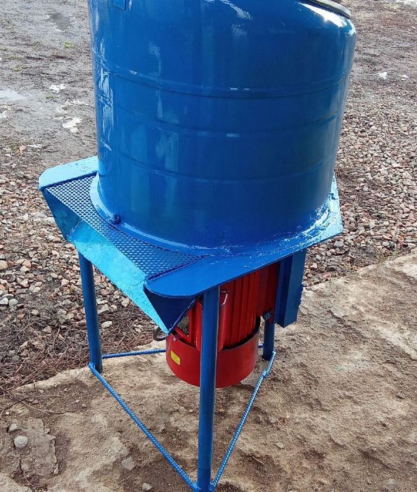 Сенорезка дробилка