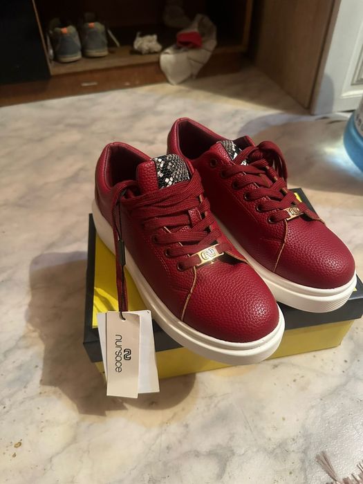 Кросовки новый 39 размер женский