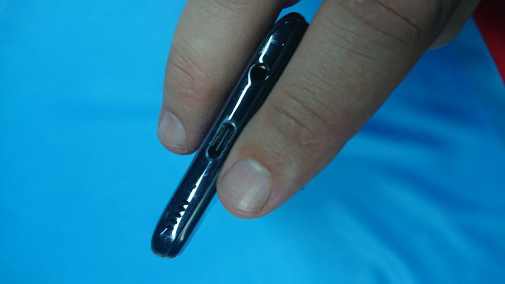 Samsung A 40  samsung