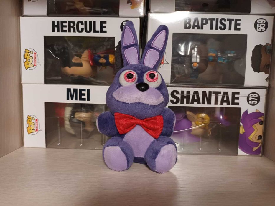 Jucarie Plus de Agatat Joc Five Nights at Freddy's - Bonnie the Rabbit