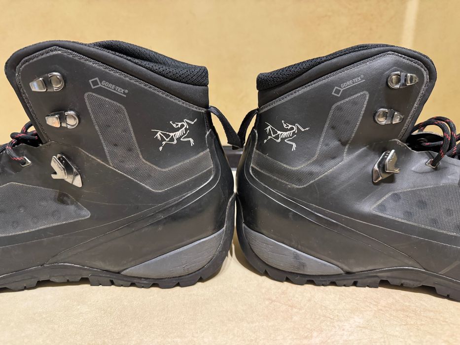 Arc'teryx Bora2 Mid GTX Hiking Boot.