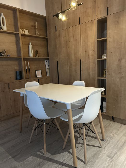 Masa cu 4 scaune MDF/ lemn