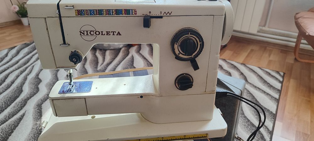 Mașină de cusut electrica Nicoleta