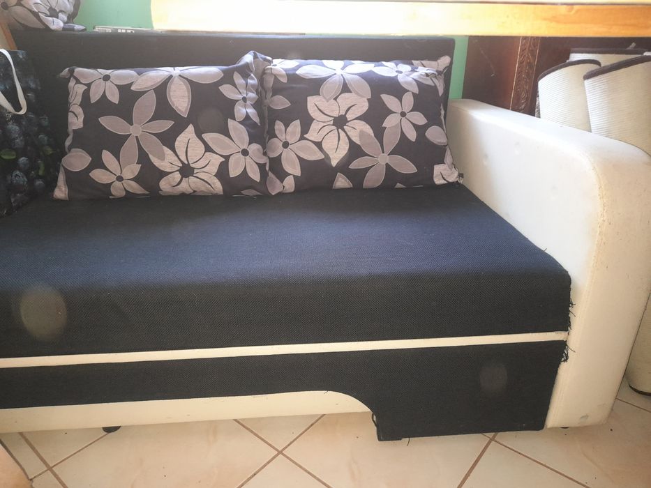 Vând diferite obiecte de Mobila, dormitor, sufragerie, bucătărie,