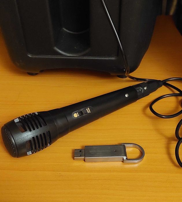 Блютуз Колонка с караоке