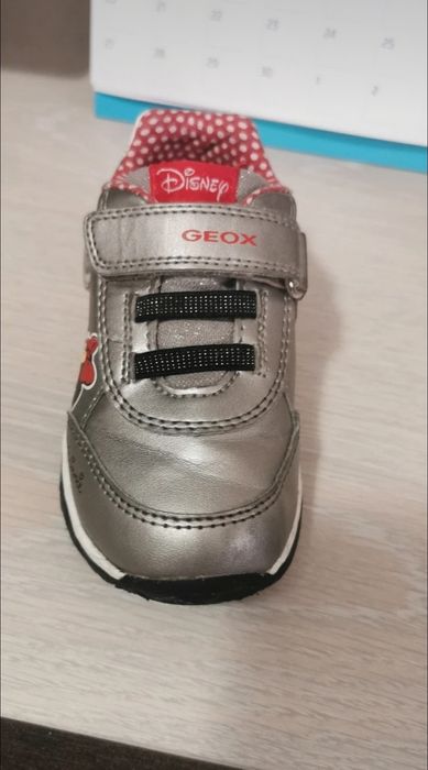 Pantofi Geox cu luminite marimea 23