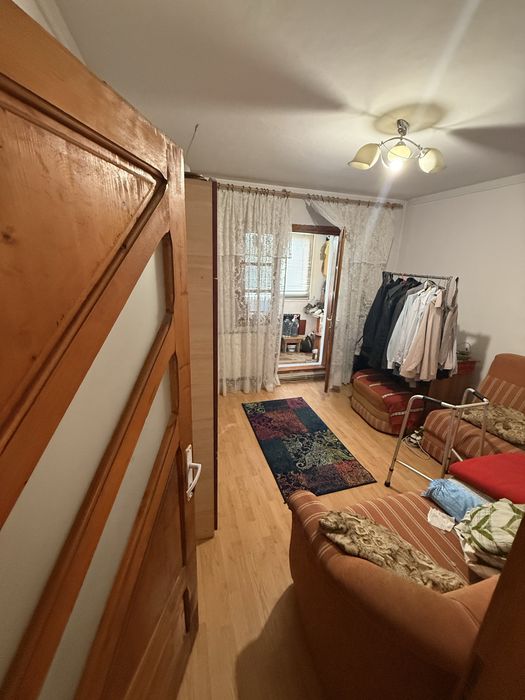 VÂND Apartament 4 Camere Decomandat Bilateral, 82,9 mp, 2 Băi, Et.2/4, Centrală, Boxă - Craiovita Nouă