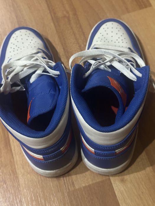 Air jordan mid ca noi