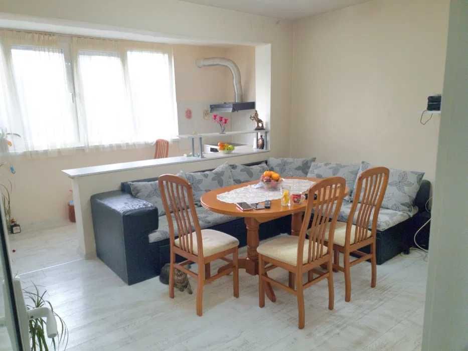 Продава се Тристаен апартамент в Добрич, Център - 87 кв.м за 1114 €/кв.м - Снимка #10