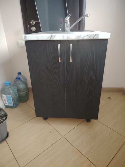 Продам кухонную тумбу мойку