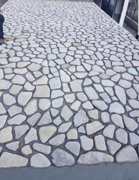 Piatra naturala de munte oferim montaj profesional