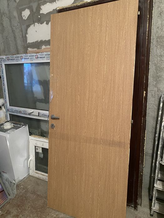 4usi de apartament..in stare foarte buna