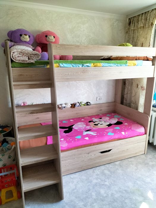 Продам двухярусную кровать