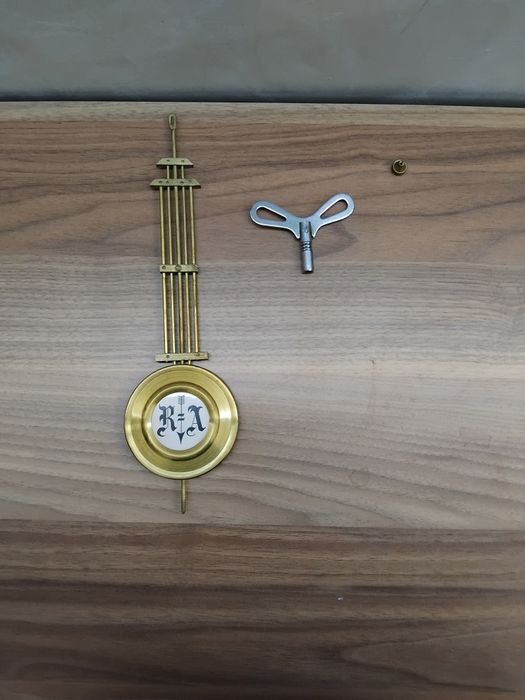 Часовник за стена