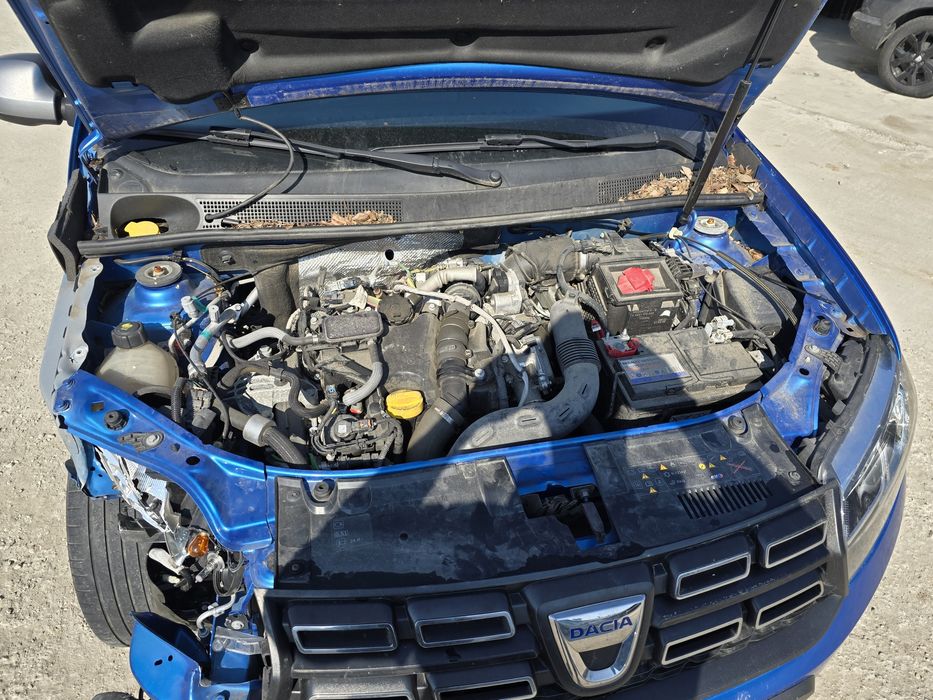 Dacia Sandero Stepway la cheie 2020 1.5 Blue DCI  ușor avariat lovit