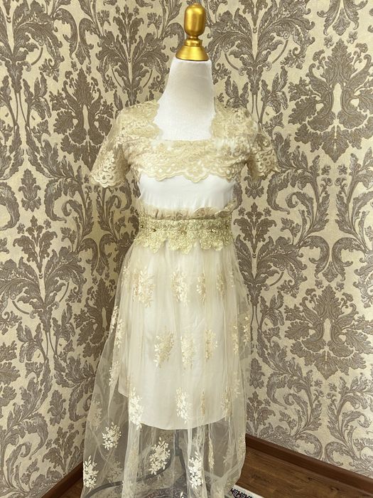 100 ming so’m Vecherni ko’ylak