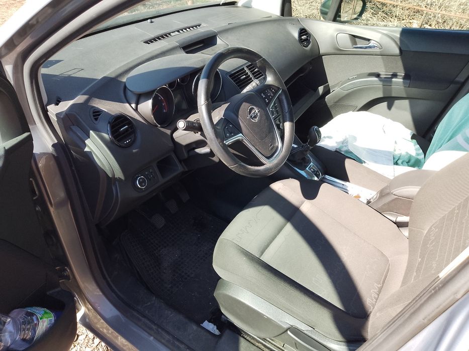 Продавам на части Опел Мерива 1.4Т 2014г