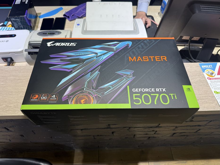 Видеокарта Gigabyte Aorus Master 5070TI