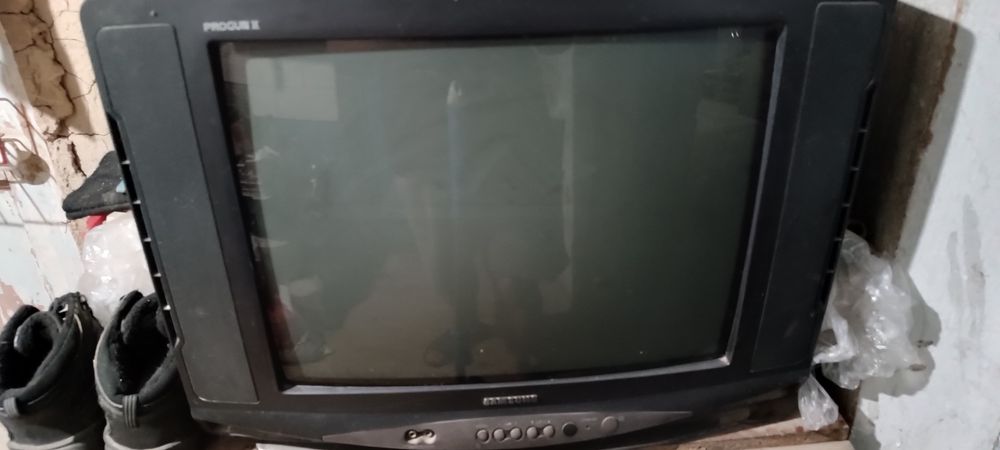 Продам телевизор срочно