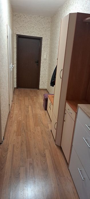 Тристаен апартаммент на 7мин пешеходно от център.