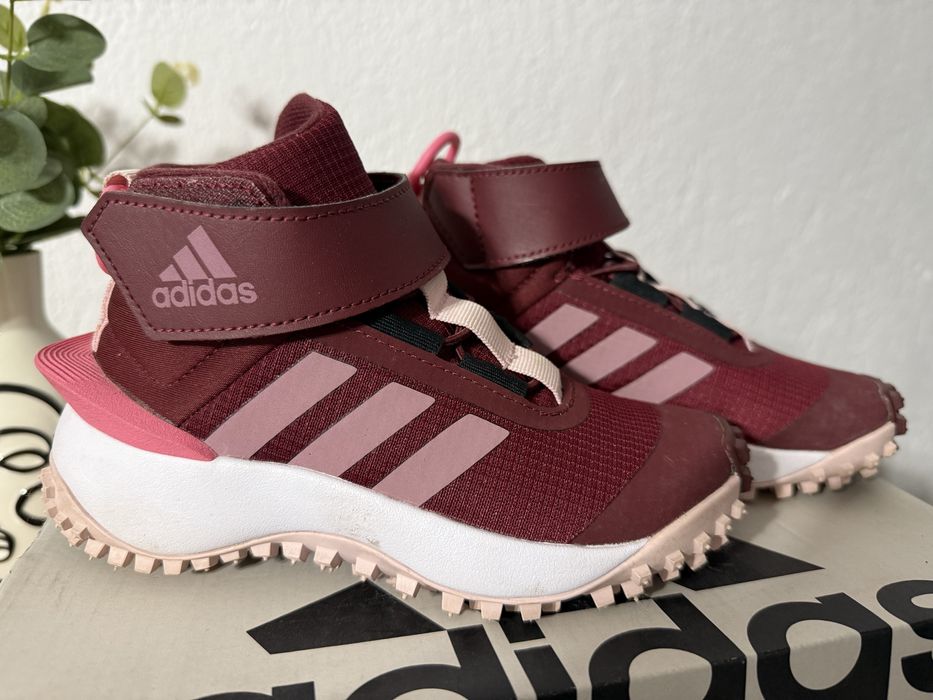 Децки спортни зимни обувки adidas