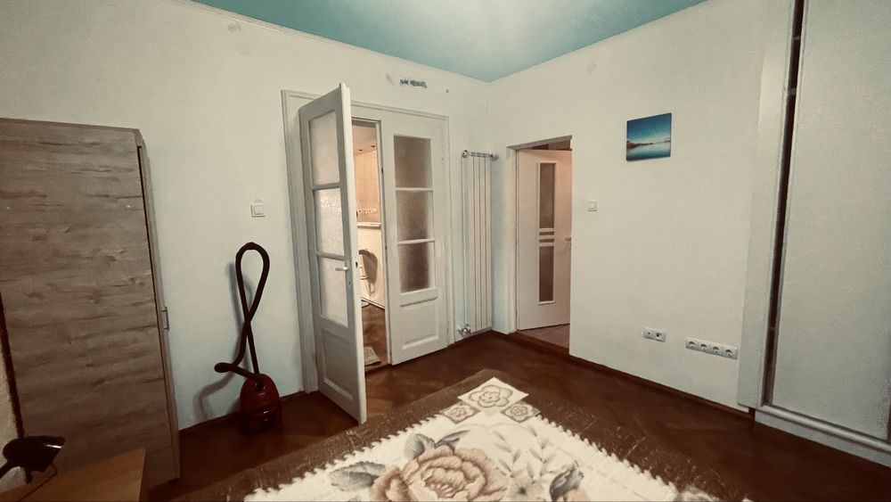 Inchiriez apt. 2 camere + balcon, zona Tribunalului Brasov | 450 € neg