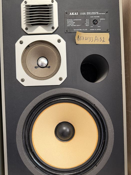 Akai SW-350S Качествени тонколони