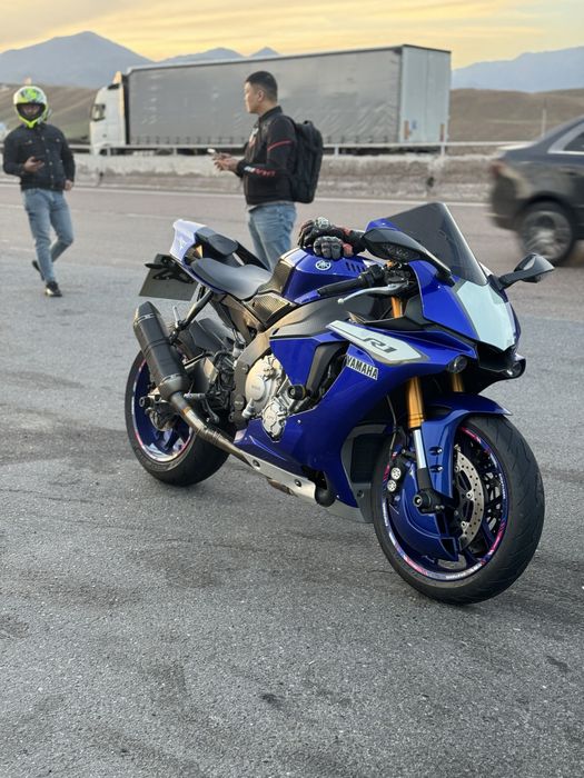 Yamaha r1 sotiladi