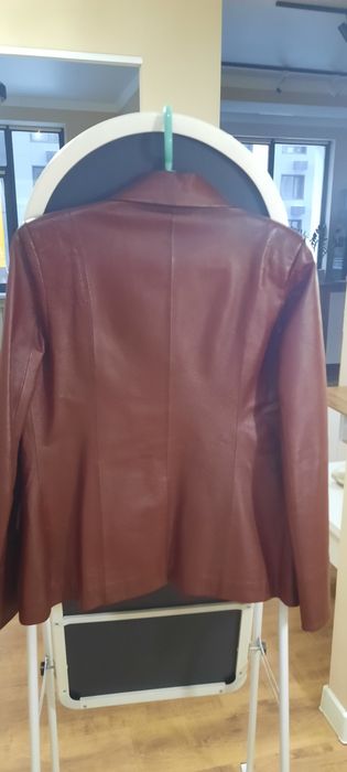 Женский кожаный пиджак