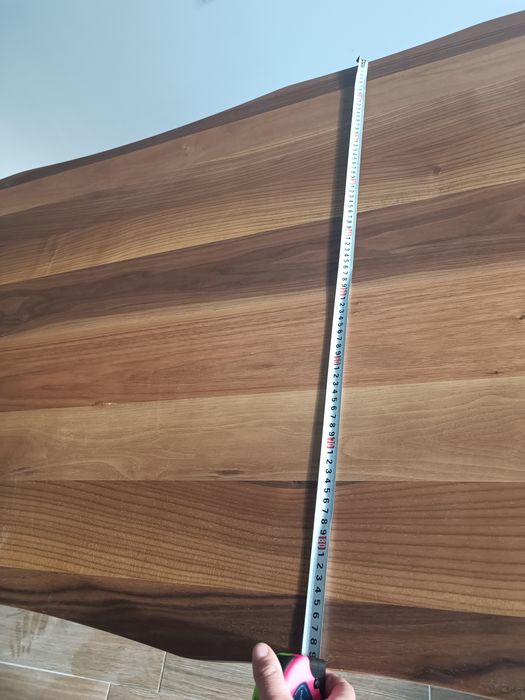 Маса чисто нова       л