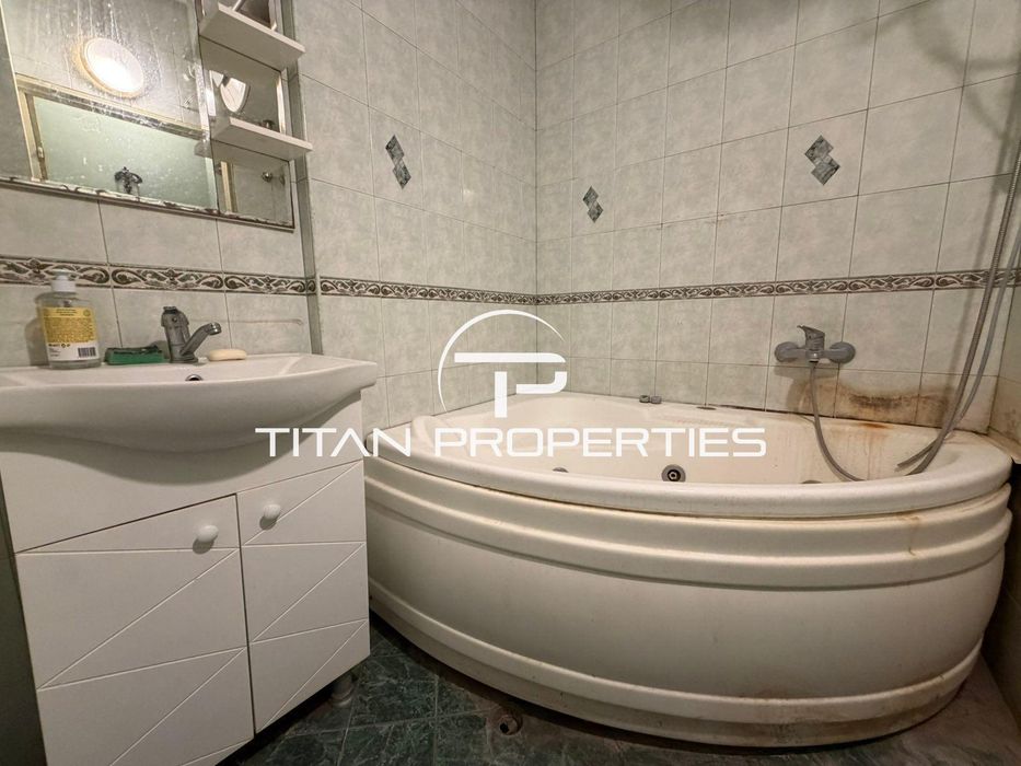 Продава се Тристаен апартамент в Пловдив, Кършияка - 95 кв.м за 1674 €/кв.м - Снимка #5