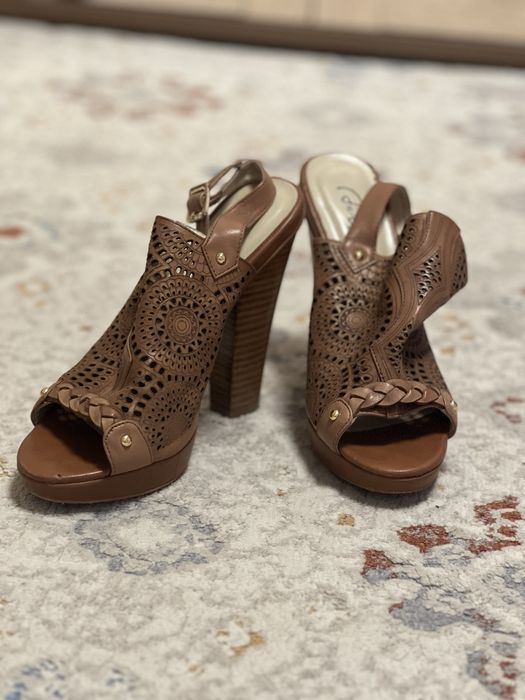 Обувь босоножки