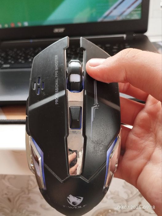 Noutbuk sotiladi yangidek