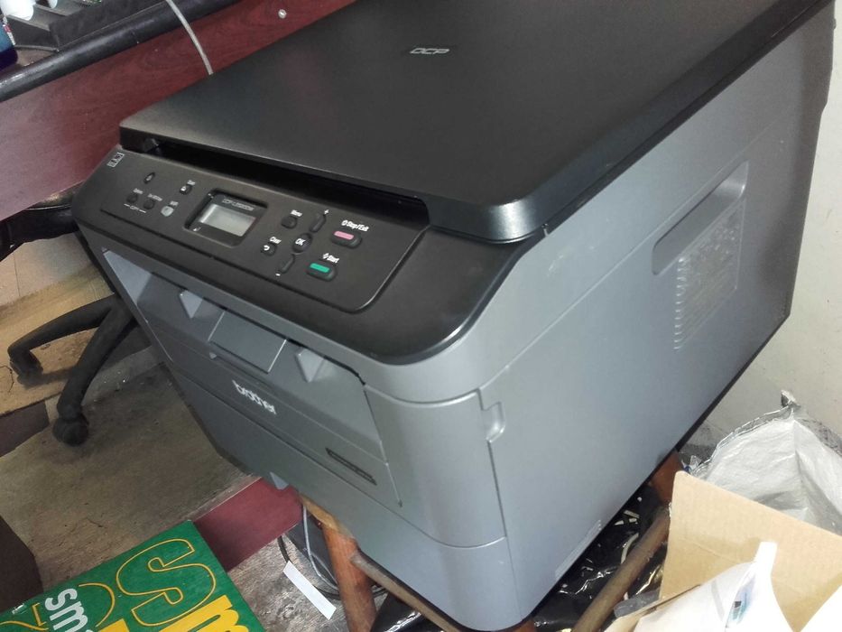Като нов! Безжичен Wi-Fi лазерен принтер, ске 3 в 1 Brother DCP L2520DW