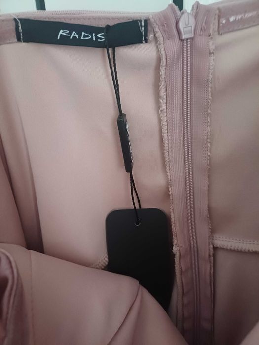 Страхотна дамска рокля