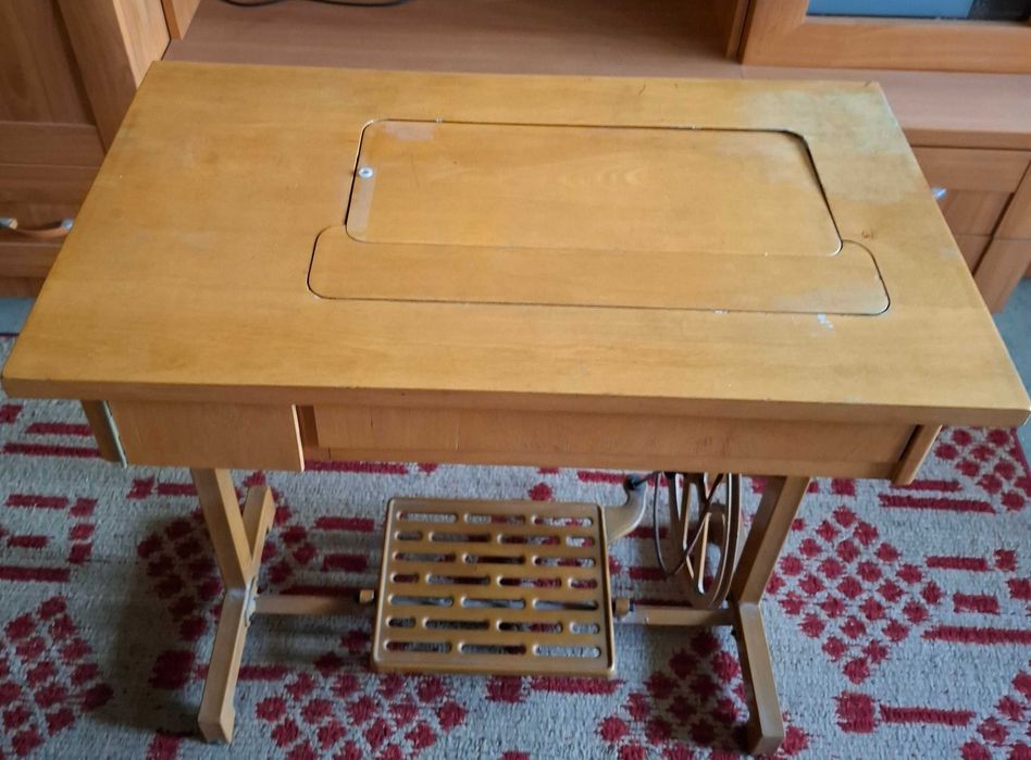 Mașină de cusut MONICA (Cugir) – Stare bună de funcționare