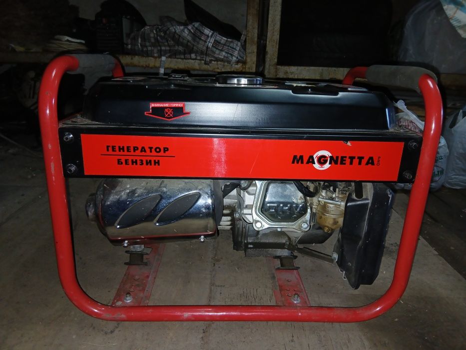 Продам бензиновый генератор