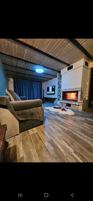 Cabană de închiriat cu lac si ciubăr