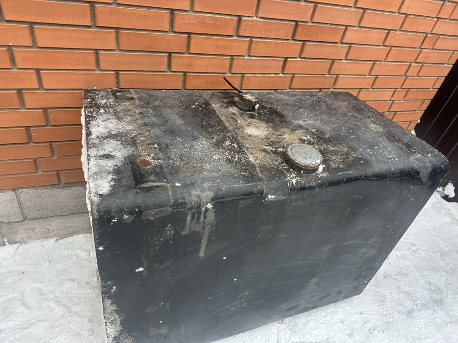 Топливный бак 700 литров