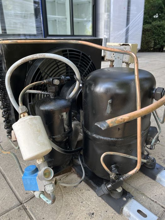 Компресор за хладилна витрина