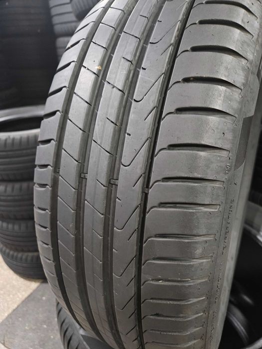 4бр 215/55/17 PIRELLI 7мм грайфер дот:20г ***
